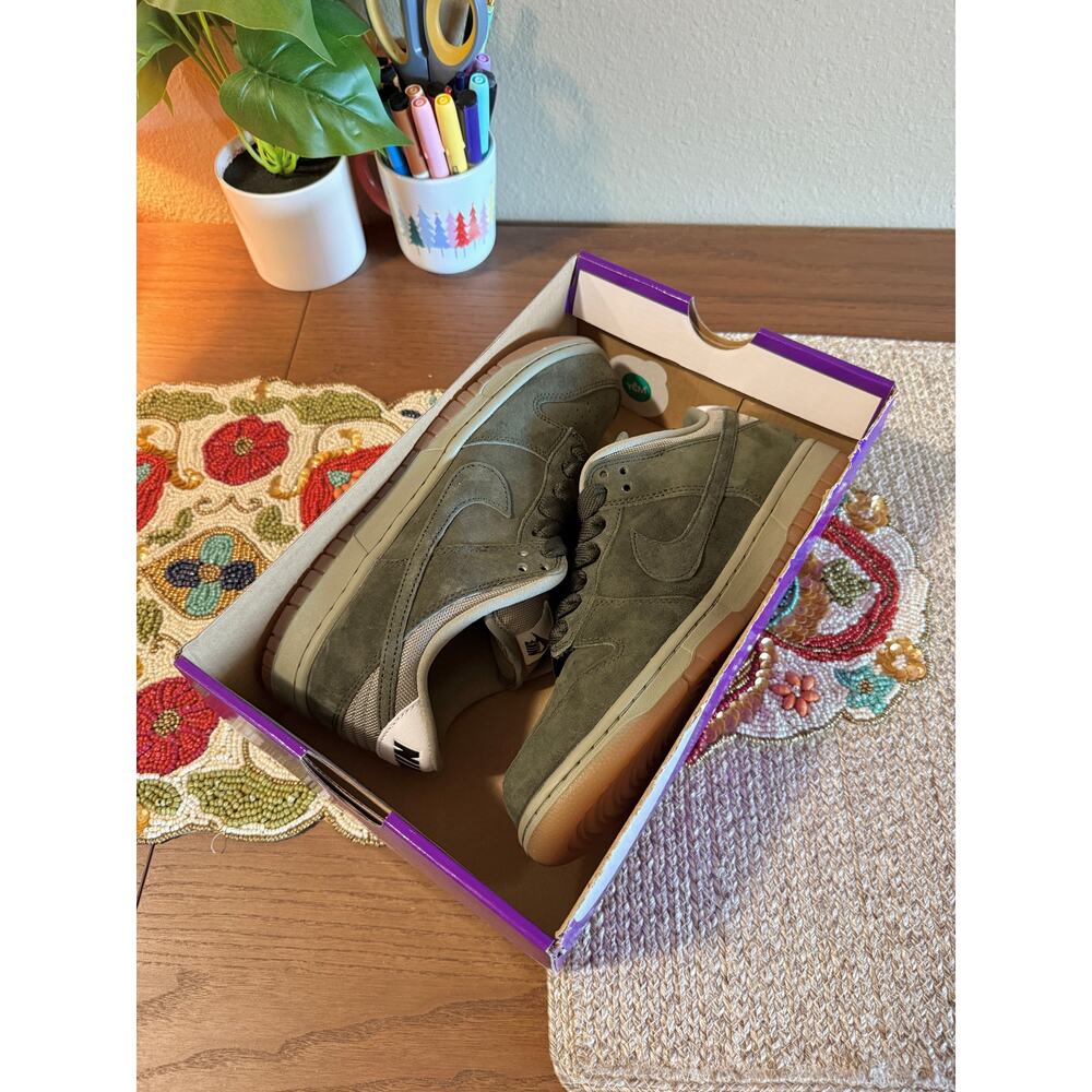 Nike SB Dunk Low Pro B Sequoia Light Army Olive Green Khaki Medium HJ0367 301 - Picture 7 of 9